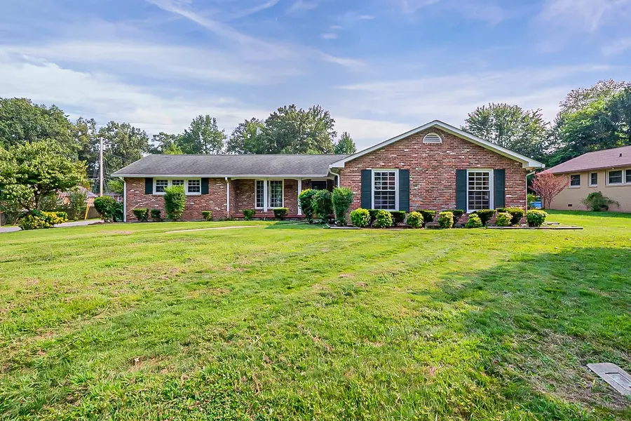 2154 N Meadow Dr, Clarksville, TN 37043