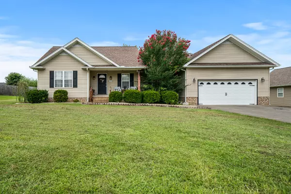 159 Rustling Oaks Dr, Sparta, TN 38583