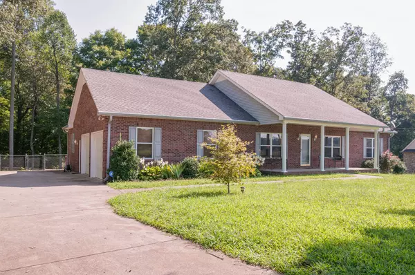 806 Cathey Hollow Rd,  Burns,  TN 37029