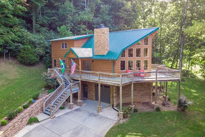 900 Shoreside Dr, Smithville, TN 37166