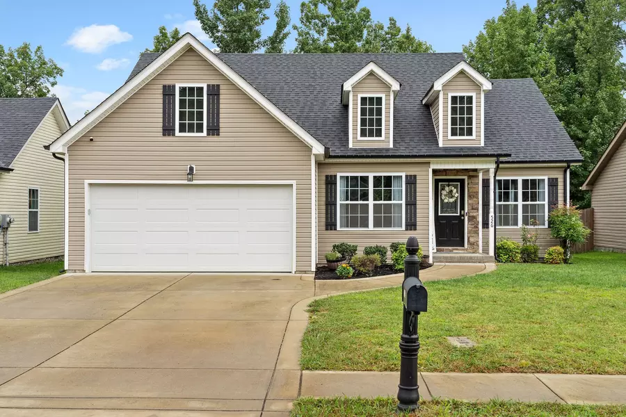 526 Magnolia Dr, Clarksville, TN 37042