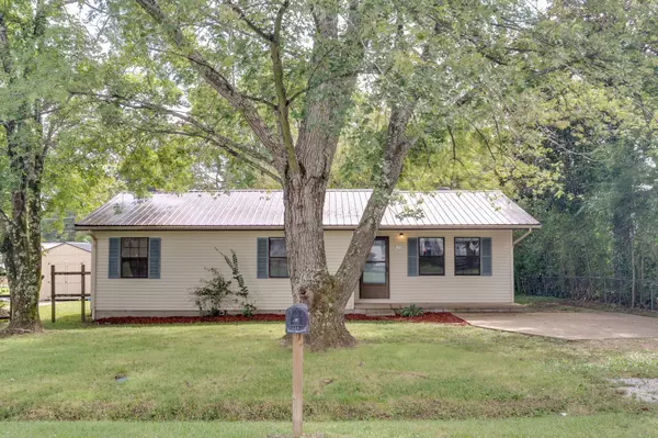 630 Thomas Ave, Hohenwald, TN 38462