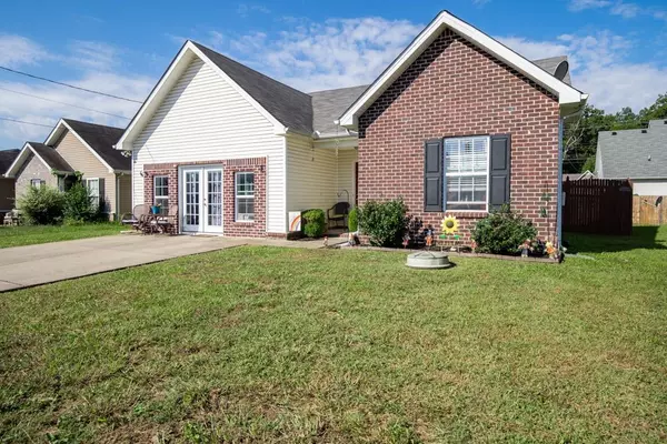 118 Dreville Dr, La Vergne, TN 37086