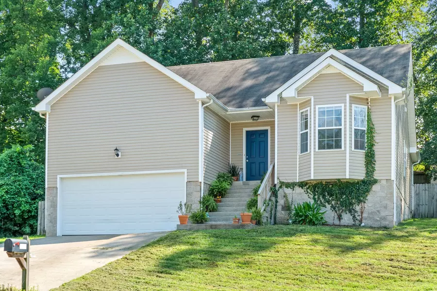 322 Chalet Cir, Clarksville, TN 37040