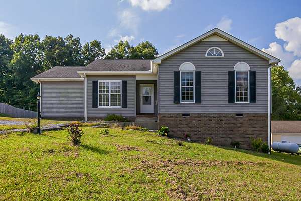 1521 Rapids Rd,  Portland,  TN 37148