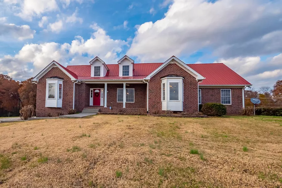 7441 Pinewood Rd, Primm Springs, TN 38476