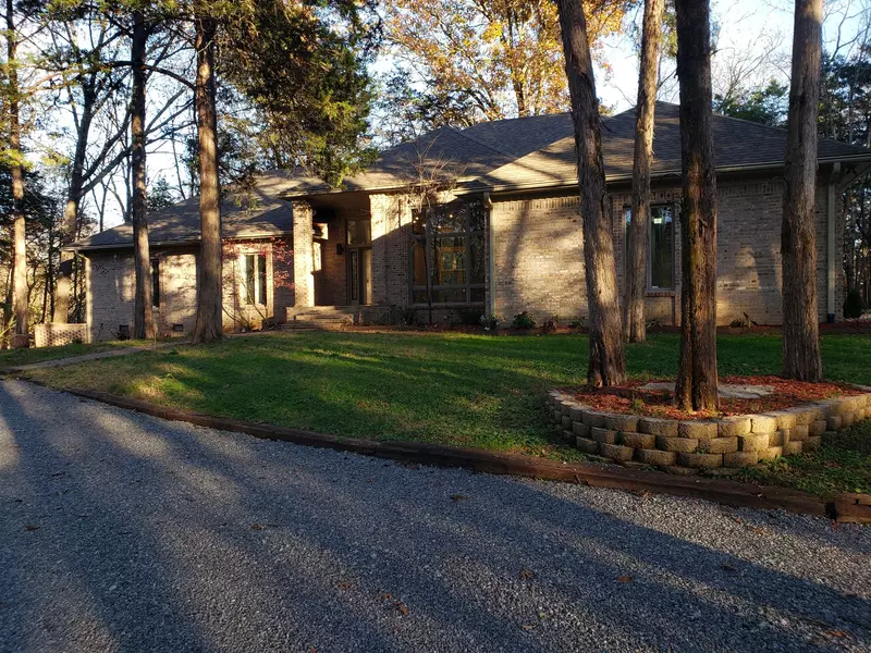 37 Diemer Rd, Fayetteville, TN 37334