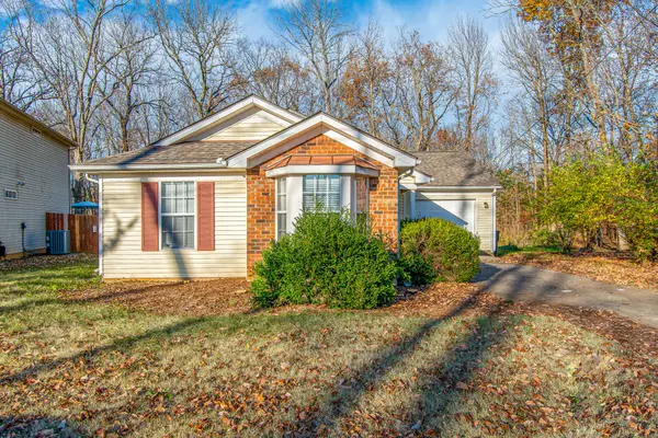 Antioch, TN 37013,832 Trailside Cir