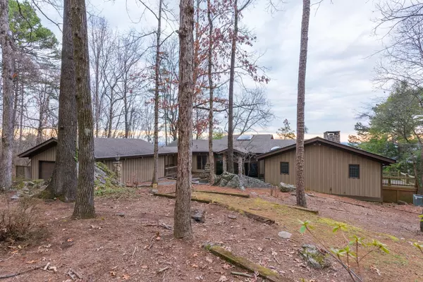 Signal Mountain, TN 37377,1213 Sunset Drive