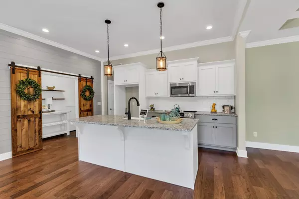 Harrison, TN 37341,8661 Woodbury Acre Court