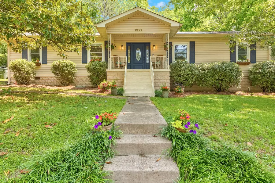 1221 Mississippi Avenue, Chattanooga, TN 37405