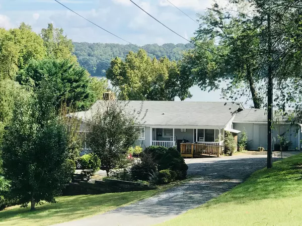 2164 S Shore Acres Road, Soddy Daisy, TN 37379