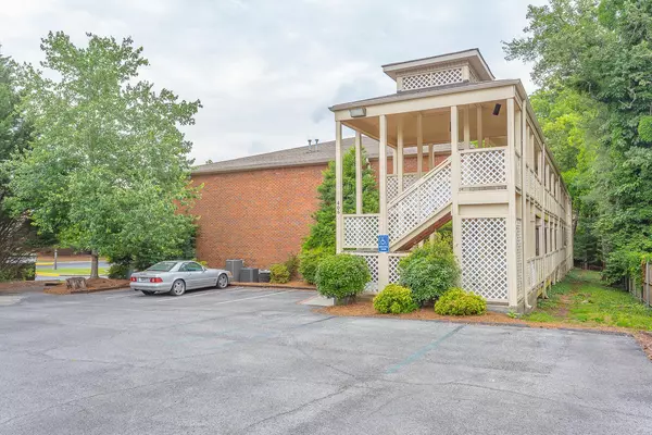 402 S Thornton Avenue #Apt 10, Dalton, GA 30720