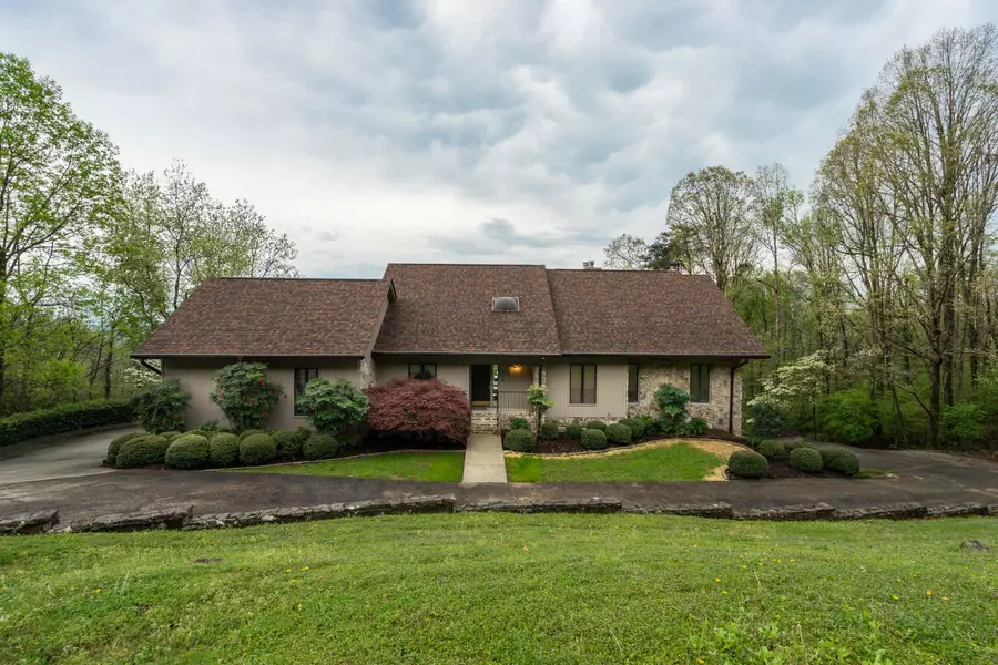 1408 Sunset Drive, Signal Mountain, TN 37377