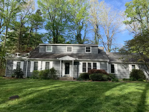 Signal Mountain, TN 37377,101 Grayson Road