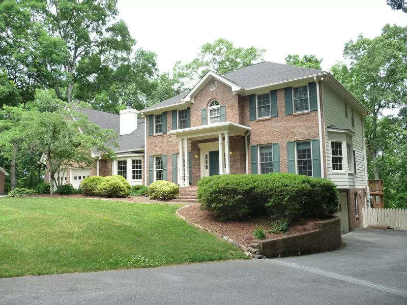 3 Rock Moore Lane, Signal Mountain, TN 37377