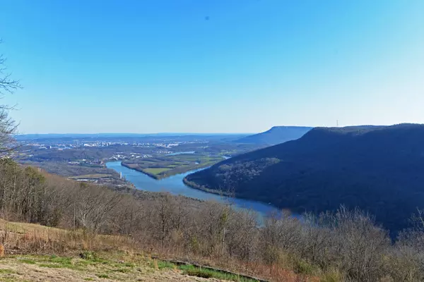 Signal Mountain, TN 37377,104 Riverpoint Road