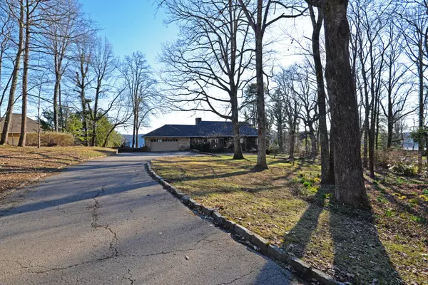 Signal Mountain, TN 37377,104 Riverpoint Road