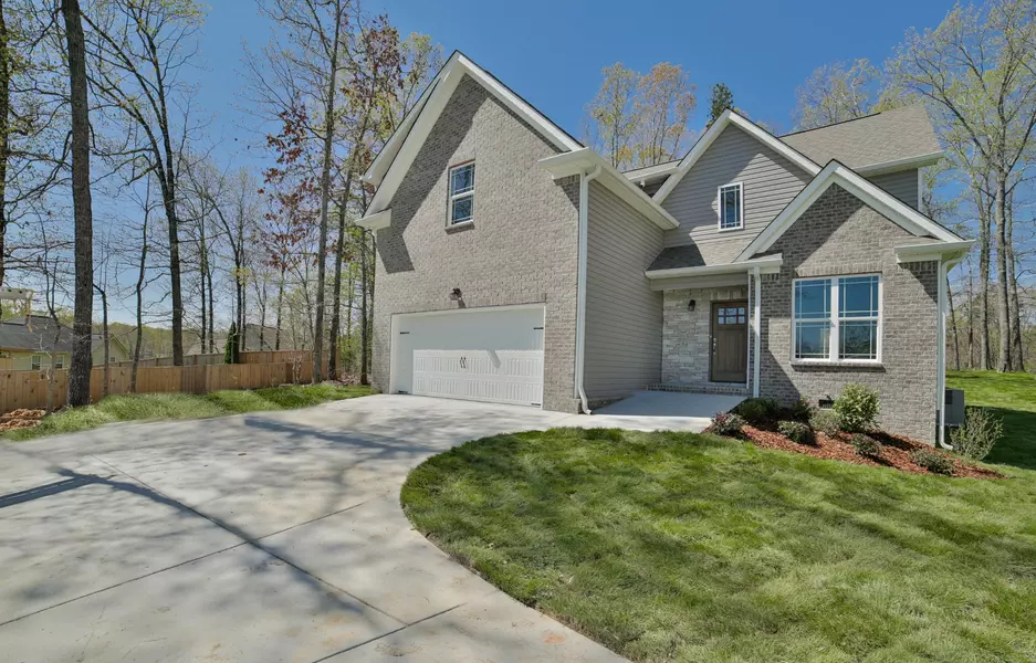 6711 Flagcrest Drive #1, Ooltewah, TN 37363