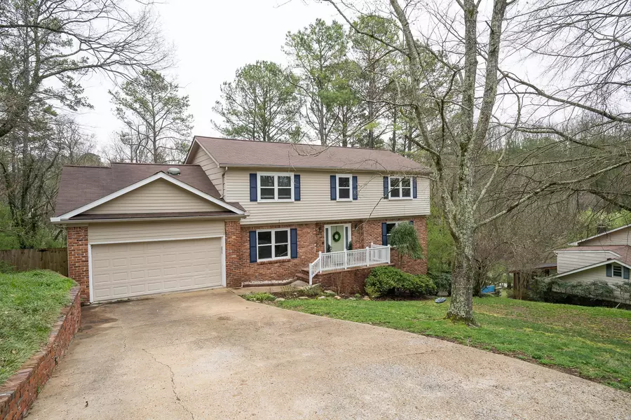 1725 Starboard Drive, Hixson, TN 37343