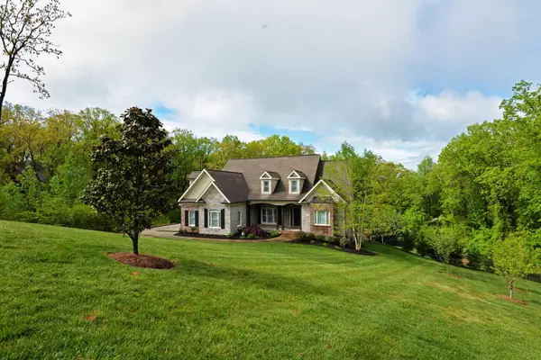 Signal Mountain, TN 37377,208 Marrcrest Lane