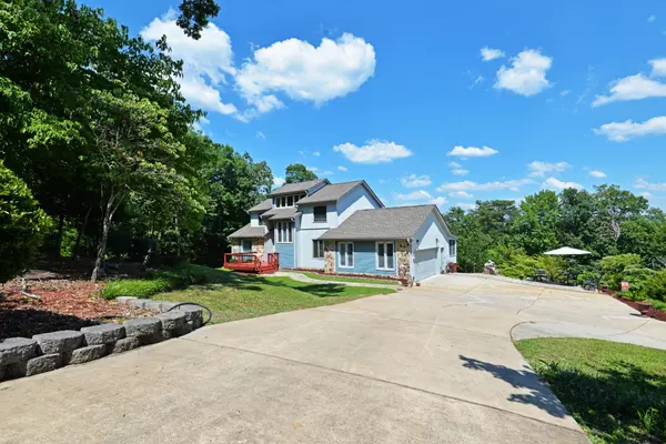 Signal Mountain, TN 37377,3874 Seagle Drive