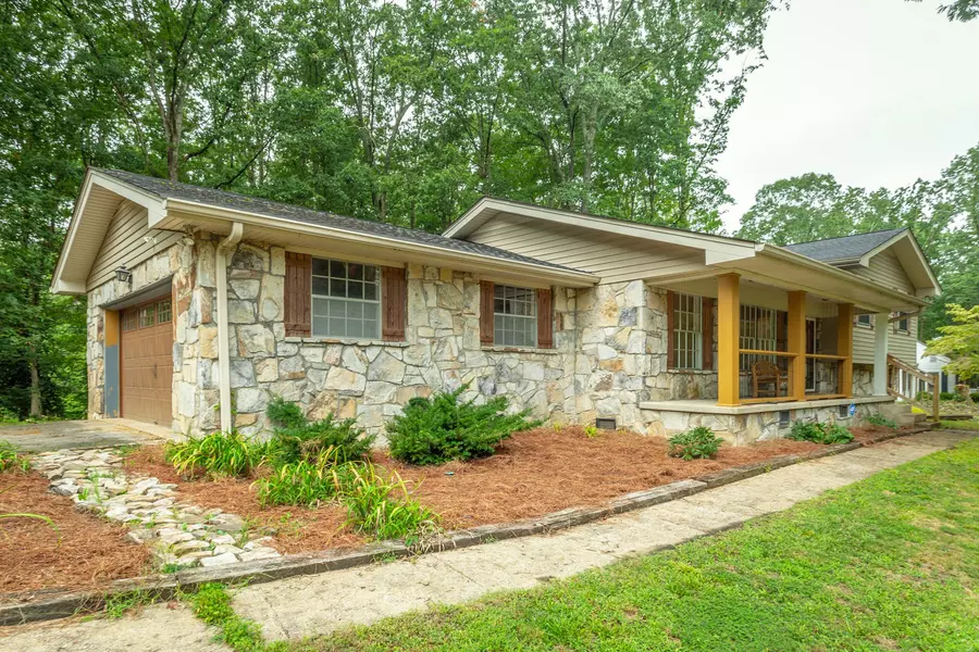 831 Skyline Park Drive, Signal Mountain, TN 37377