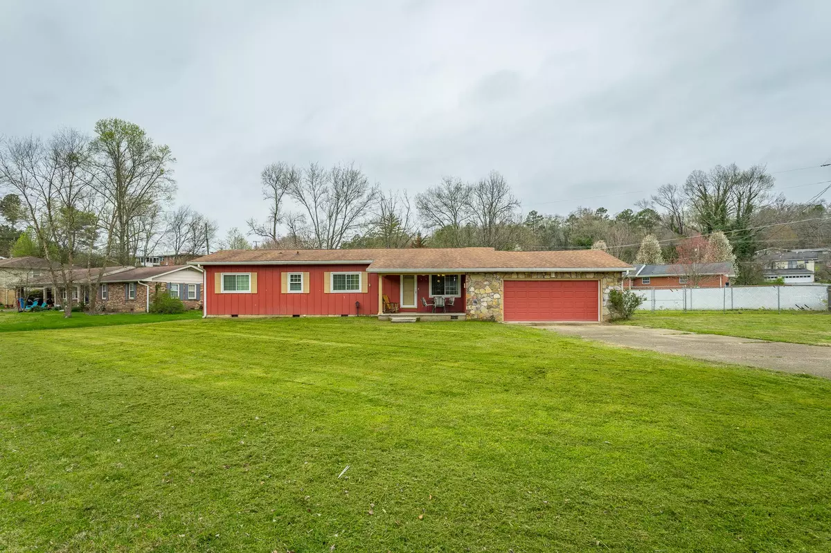 Hixson, TN 37343,4121 Forest Plaza Drive #1