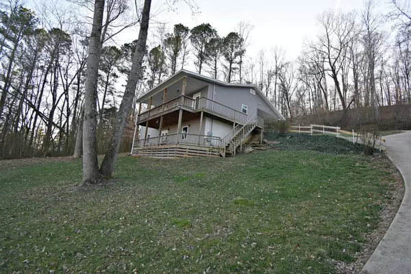 6084 S Main St, Lobelville, TN 37097