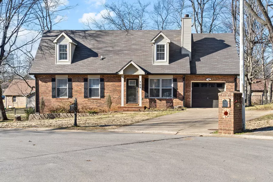 108 Deepwood Ct, Clarksville, TN 37042