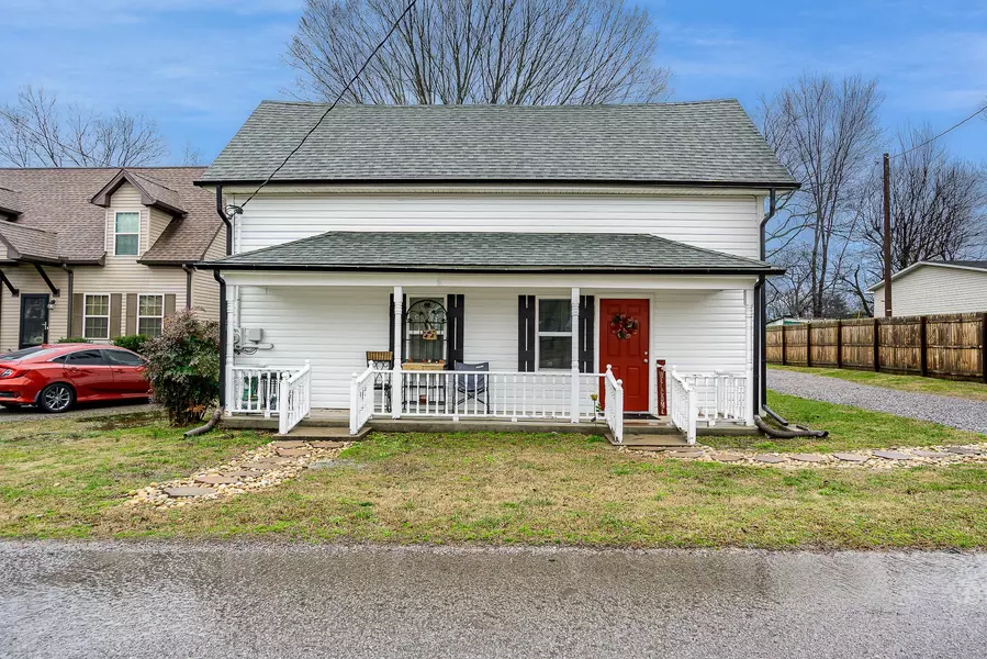 140 Church Ave, Watertown, TN 37184