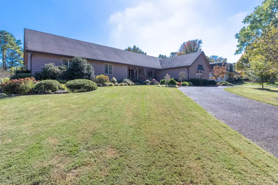 1724 Colonial Shores Drive, Hixson, TN 37343