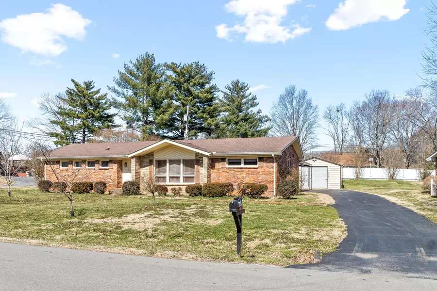 2105 Belmont Drive, Clarksville, TN 37043