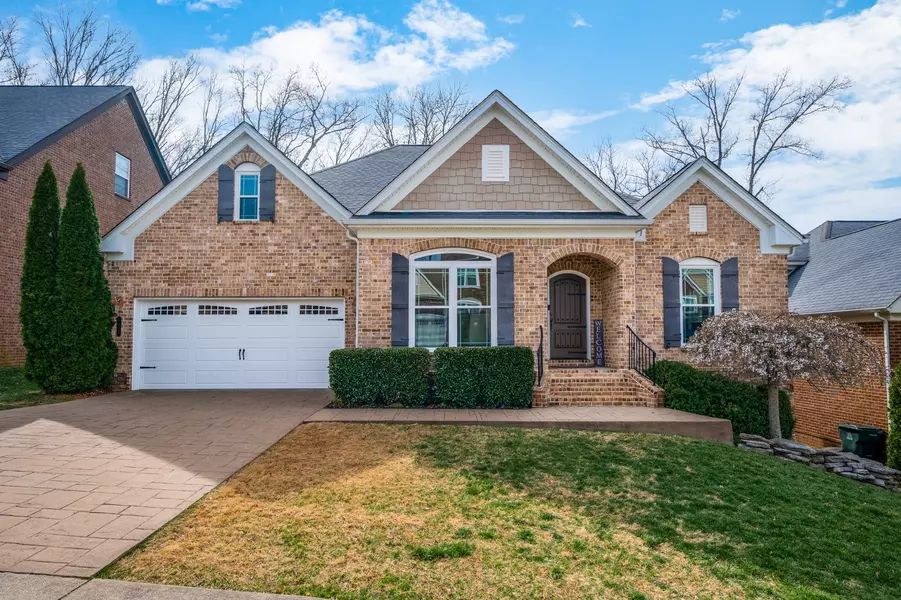 6033 Christmas Dr, Nolensville, TN 37135