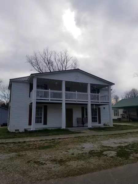 205 S Bratton St, Decherd, TN 37324