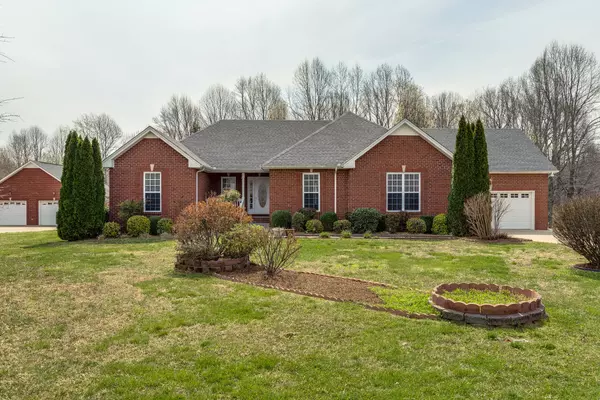 1099 Paradise Dr, Greenbrier, TN 37073