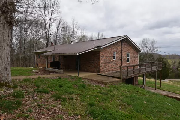 Clifton, TN 38425,1691 Culps Bend Rd