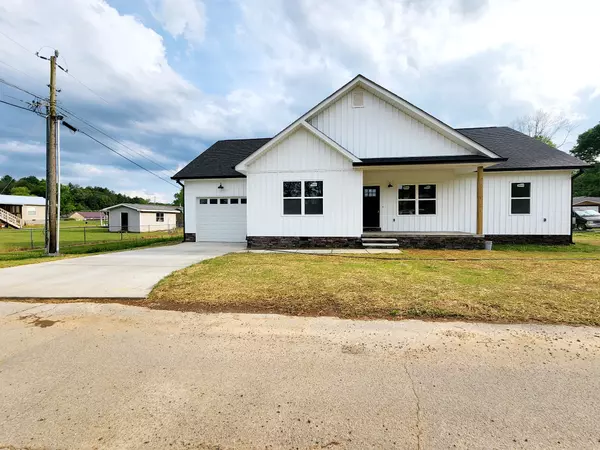 194 E Massachusetts Ave, Whitwell, TN 37397