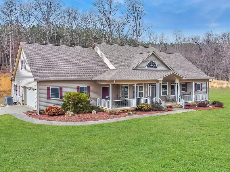 371 Pin Oak Dr, Rockwood, TN 37854