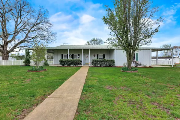 165 Henry Bayless Rd, Ardmore, TN 38449