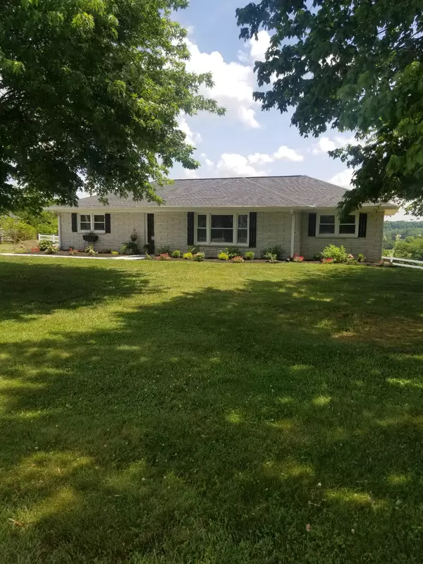 2772 Oakdale Rd, Westmoreland, TN 37186