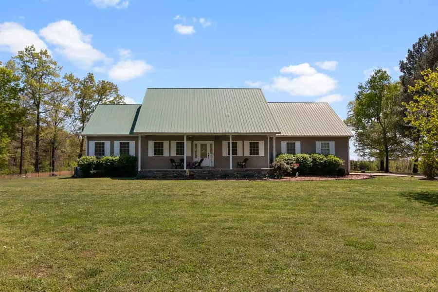 83 Whispering Oaks St, Summertown, TN 38483