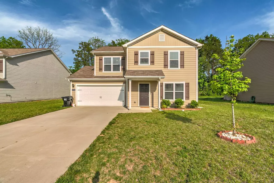 3220 Dizzy Dean Dr, Murfreesboro, TN 37128