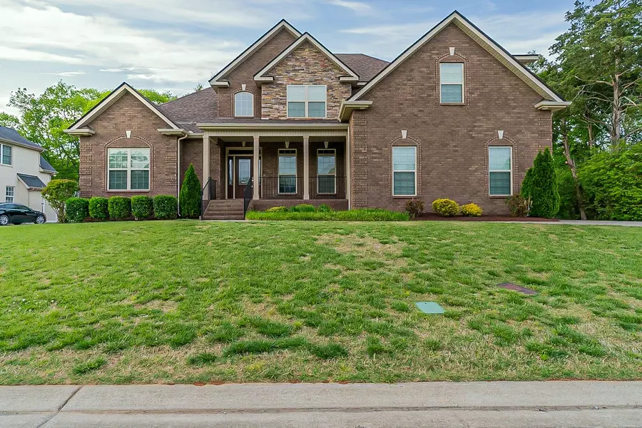 2043 Higgins Ln, Murfreesboro, TN 37130