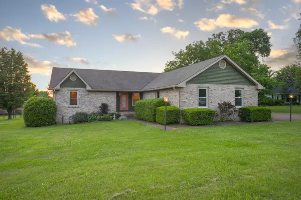 210 Maple Hill Rd,  Lebanon,  TN 37087