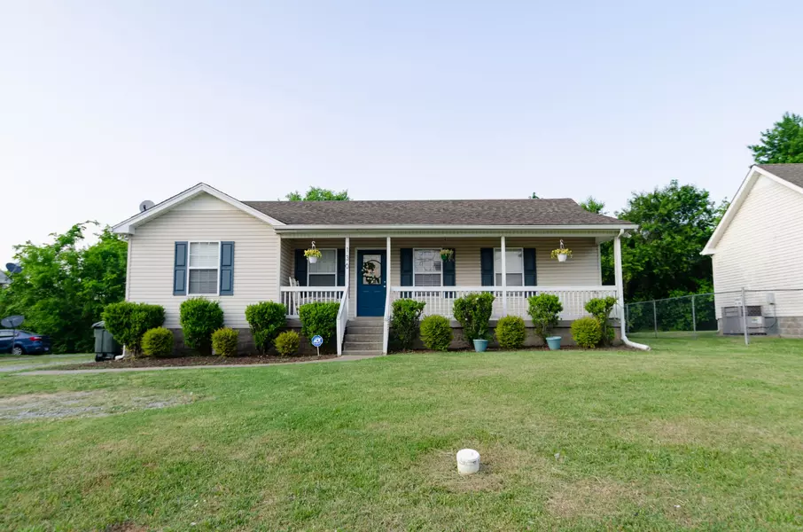 130 Park Meadow Pt, Springfield, TN 37172