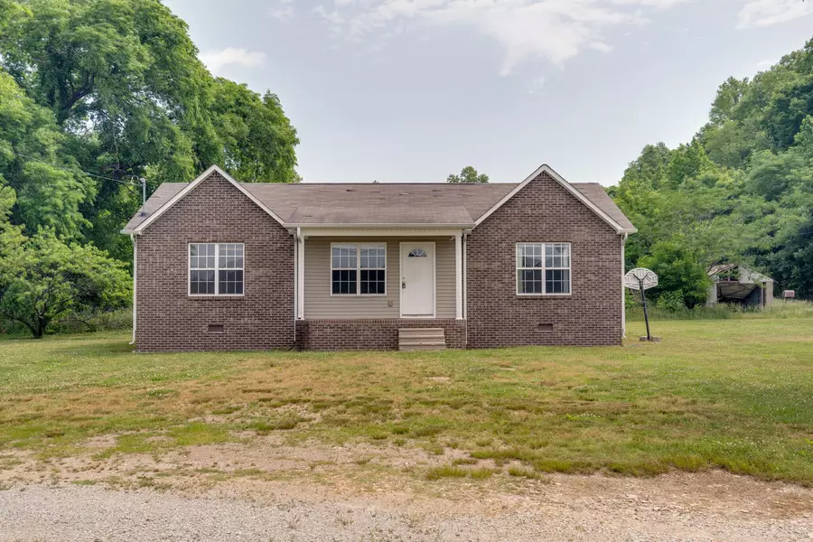 1588 Toms Creek Rd, Linden, TN 37096