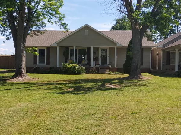 287 Treetop Trl, Lawrenceburg, TN 38464