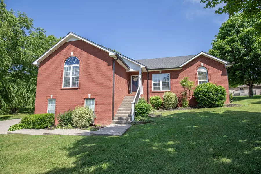 5009 Lanier Dr, Greenbrier, TN 37073