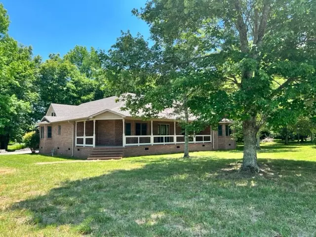 6604 Rock Creek Rd, Tullahoma, TN 37388